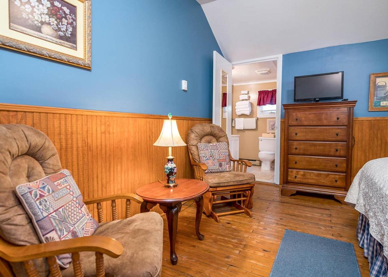 Highland Lake Inn & Resort - Flat Rock Extérieur photo