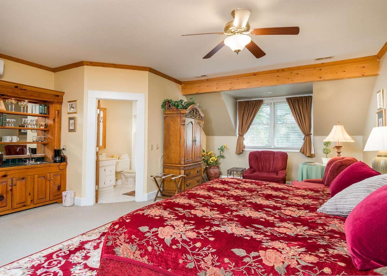 Highland Lake Inn & Resort - Flat Rock Extérieur photo