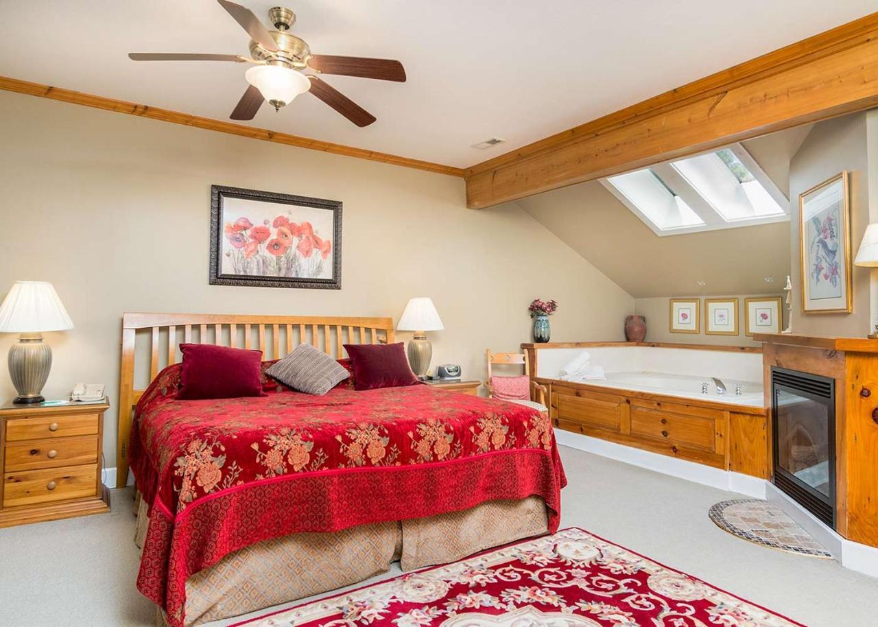 Highland Lake Inn & Resort - Flat Rock Extérieur photo