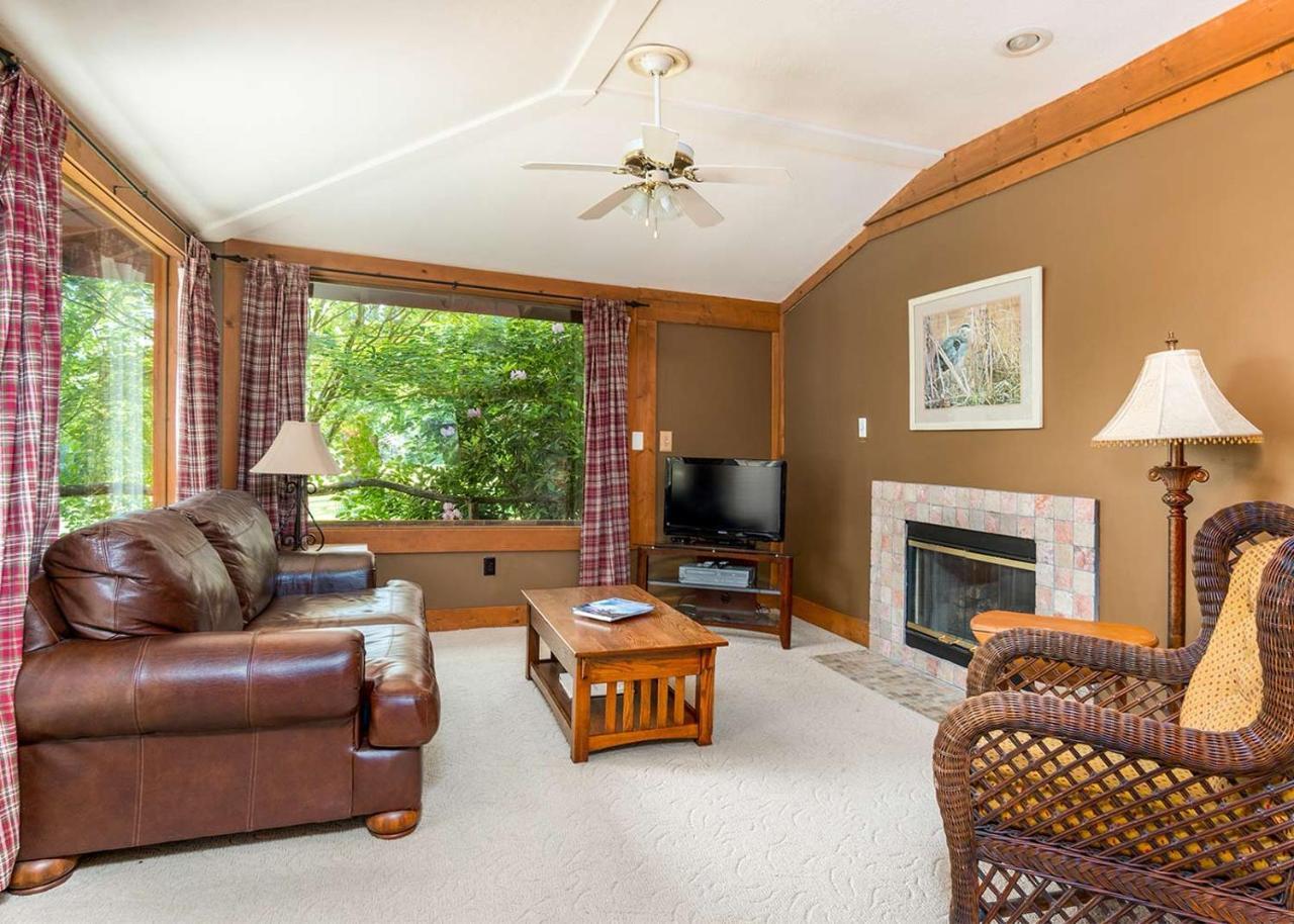 Highland Lake Inn & Resort - Flat Rock Extérieur photo