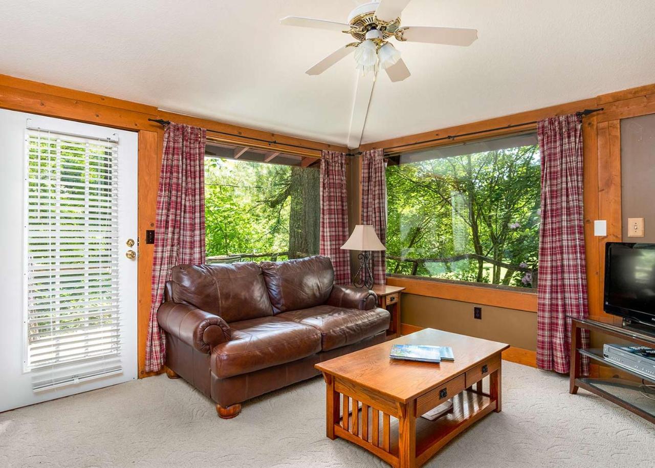 Highland Lake Inn & Resort - Flat Rock Extérieur photo