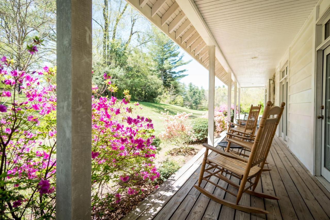 Highland Lake Inn & Resort - Flat Rock Extérieur photo
