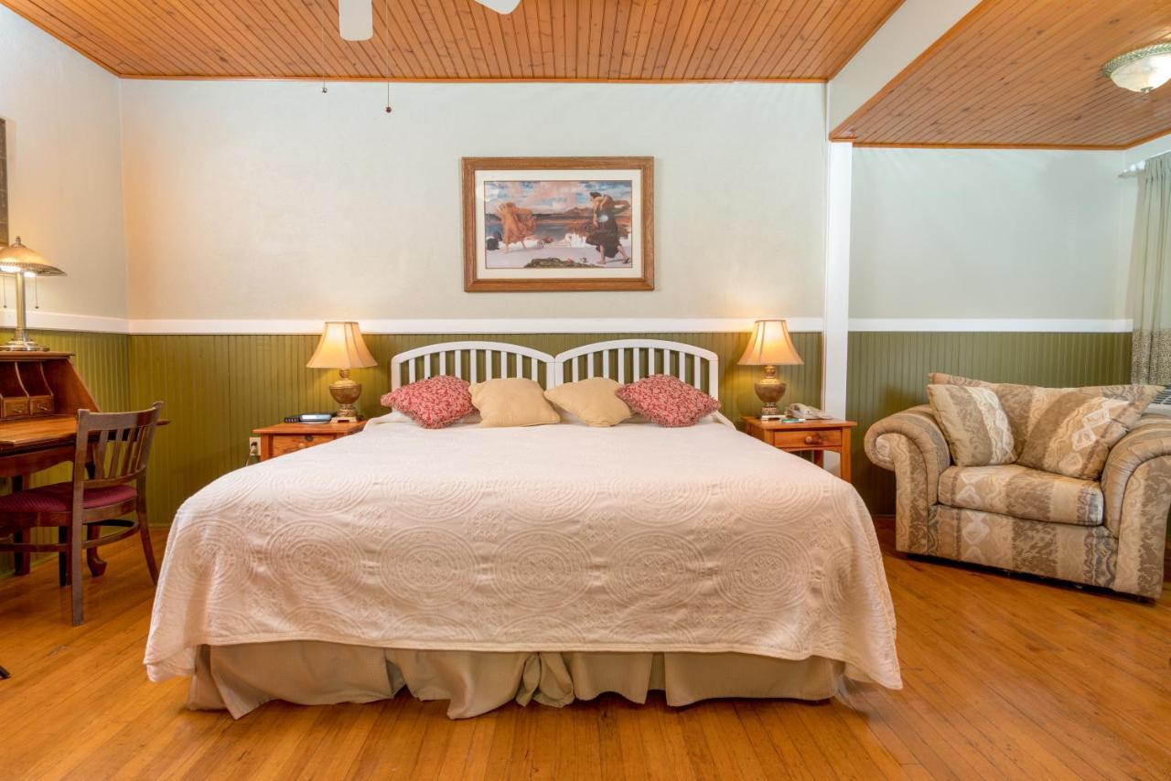 Highland Lake Inn & Resort - Flat Rock Extérieur photo